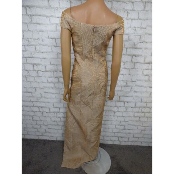 $690 Black Halo Eve Gold Metallic Harrow Off Shoulder Sheath Gown 2 NWT - Picture 13 of 16